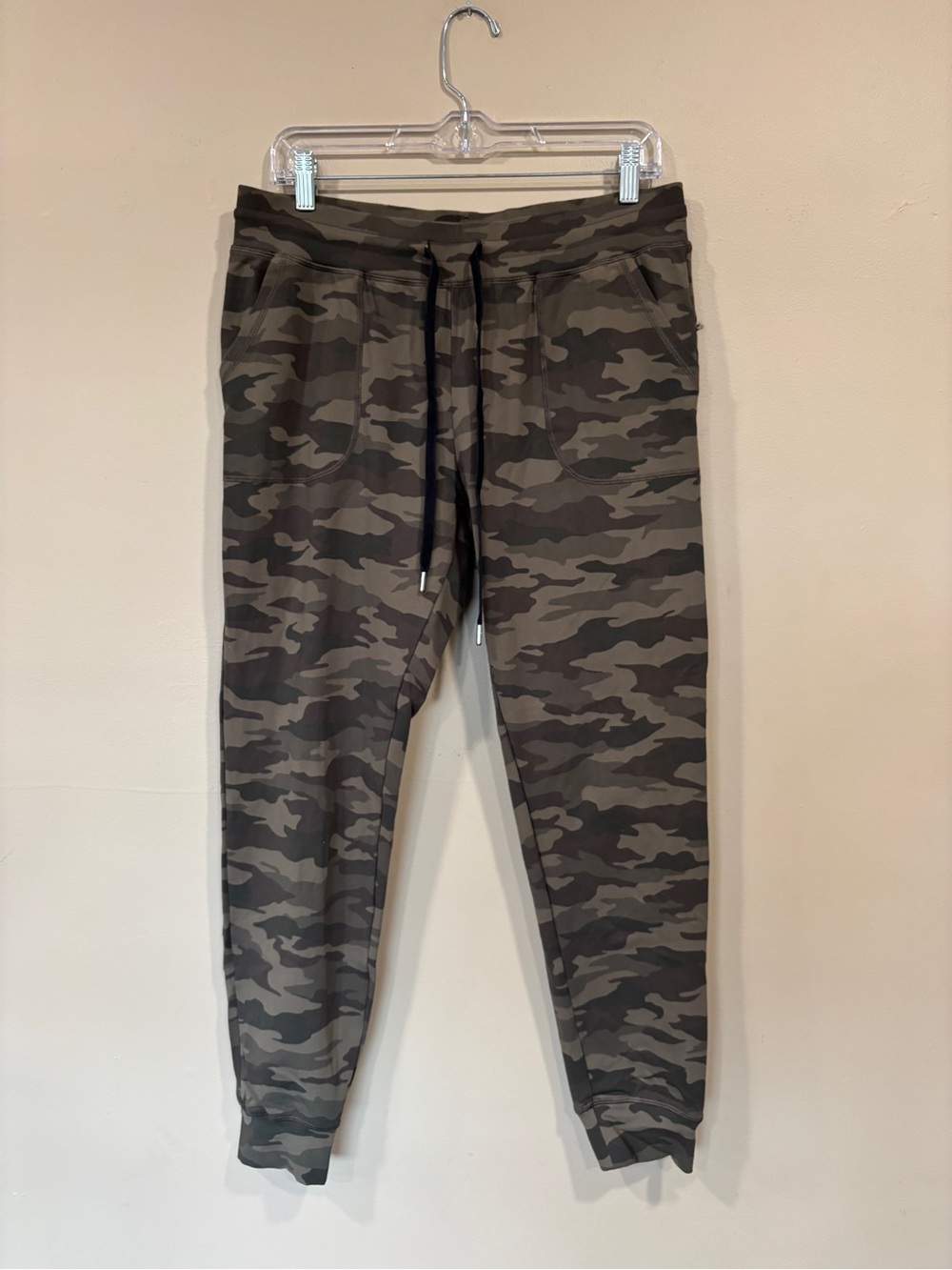 Zyia Active Green Camo Unwind Joggers Women’s Drawstring Pockets Size L